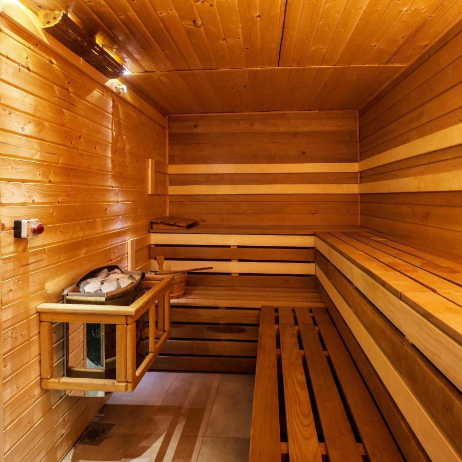 Hotel Korona Wellness, Rendezveny Es Borszalloda Эгер Экстерьер фото