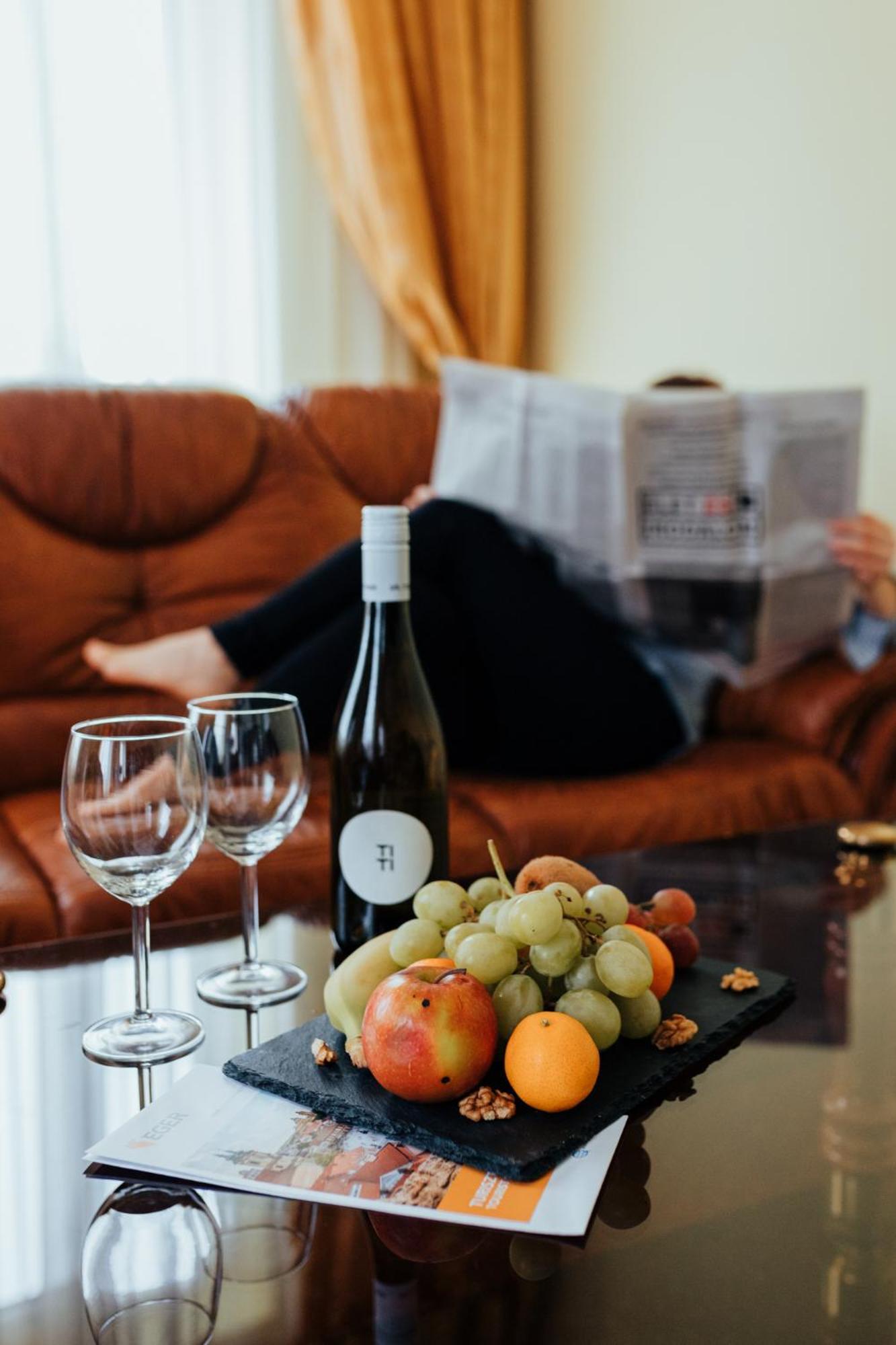 Hotel Korona Wellness, Rendezveny Es Borszalloda Эгер Экстерьер фото